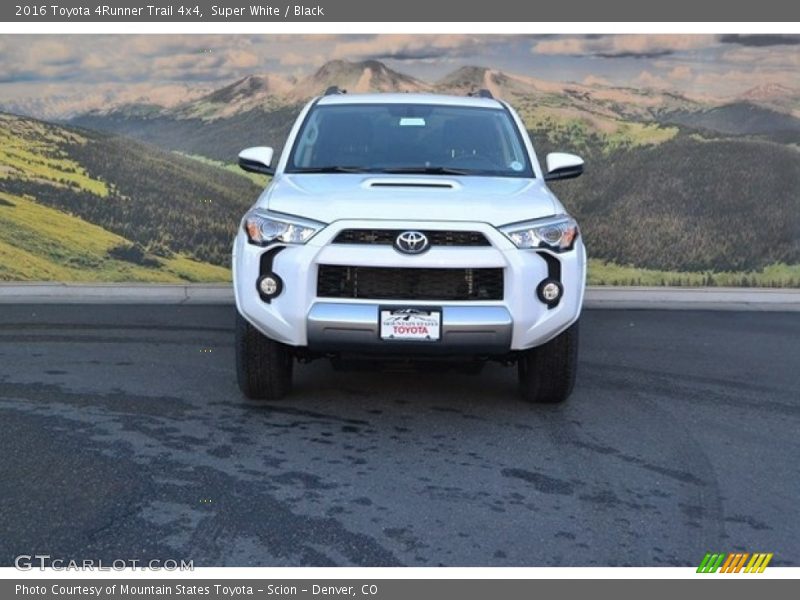 Super White / Black 2016 Toyota 4Runner Trail 4x4