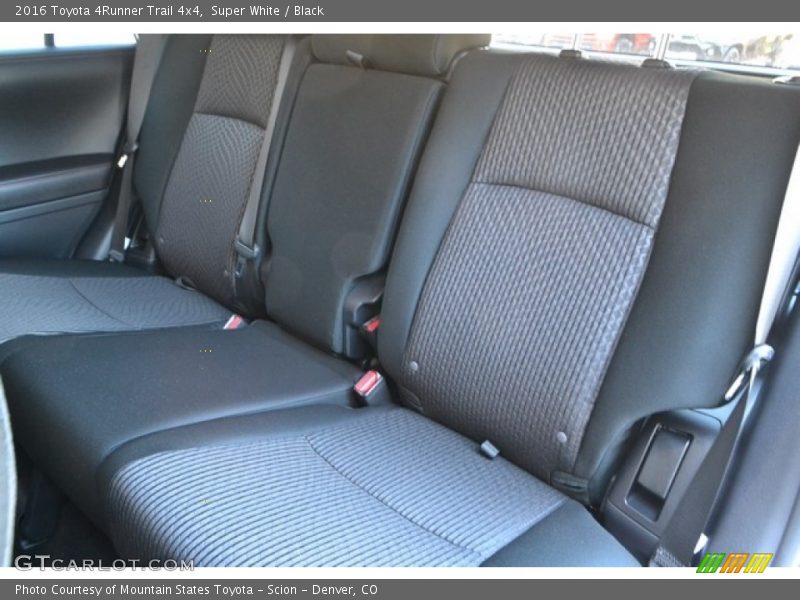 Super White / Black 2016 Toyota 4Runner Trail 4x4