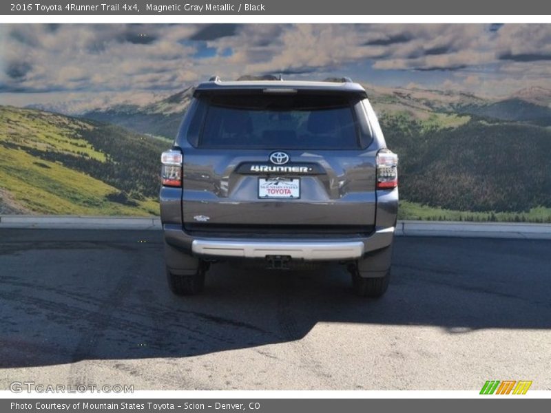 Magnetic Gray Metallic / Black 2016 Toyota 4Runner Trail 4x4
