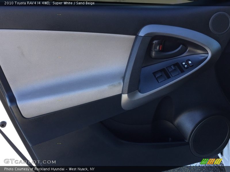 Super White / Sand Beige 2010 Toyota RAV4 I4 4WD