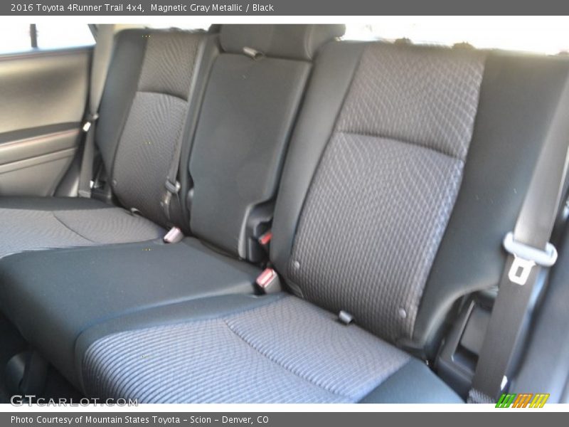 Magnetic Gray Metallic / Black 2016 Toyota 4Runner Trail 4x4