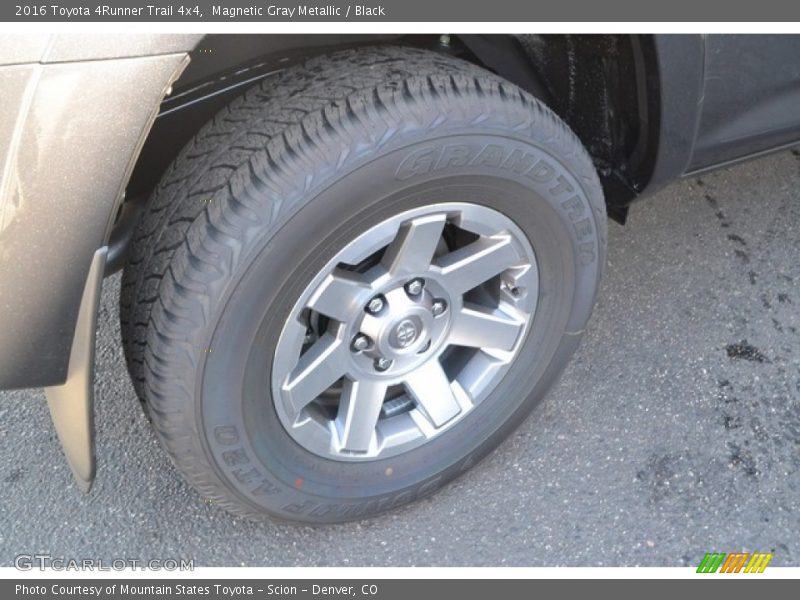 Magnetic Gray Metallic / Black 2016 Toyota 4Runner Trail 4x4
