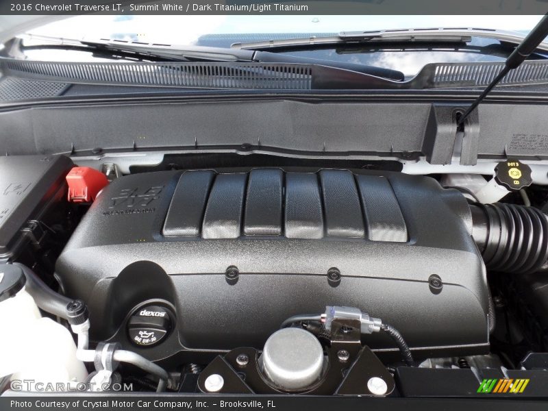 Summit White / Dark Titanium/Light Titanium 2016 Chevrolet Traverse LT
