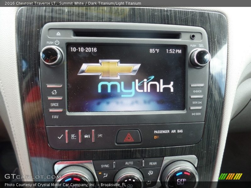 Summit White / Dark Titanium/Light Titanium 2016 Chevrolet Traverse LT