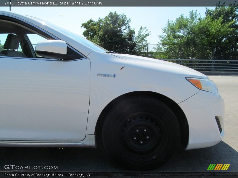 Super White / Light Gray 2013 Toyota Camry Hybrid LE