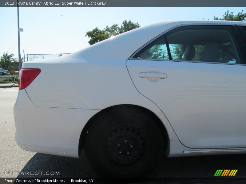 Super White / Light Gray 2013 Toyota Camry Hybrid LE