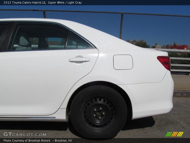 Super White / Light Gray 2013 Toyota Camry Hybrid LE