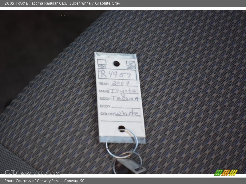 Super White / Graphite Gray 2009 Toyota Tacoma Regular Cab