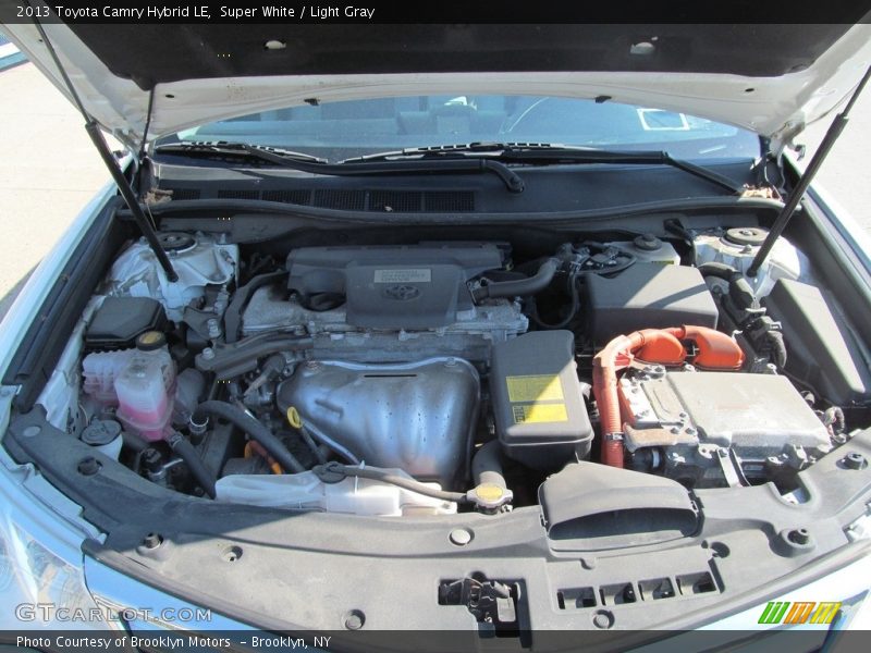Super White / Light Gray 2013 Toyota Camry Hybrid LE