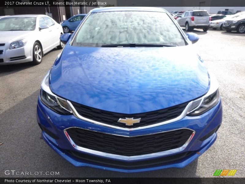 Kinetic Blue Metallic / Jet Black 2017 Chevrolet Cruze LT