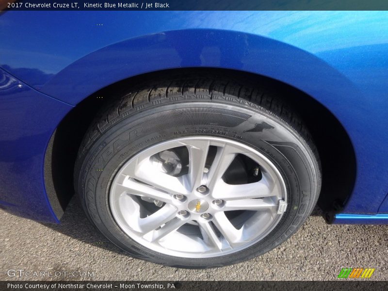 Kinetic Blue Metallic / Jet Black 2017 Chevrolet Cruze LT