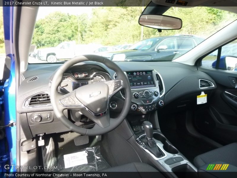 Kinetic Blue Metallic / Jet Black 2017 Chevrolet Cruze LT