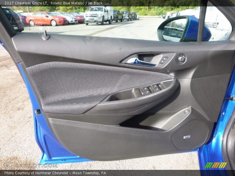 Kinetic Blue Metallic / Jet Black 2017 Chevrolet Cruze LT