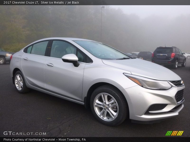 Silver Ice Metallic / Jet Black 2017 Chevrolet Cruze LT