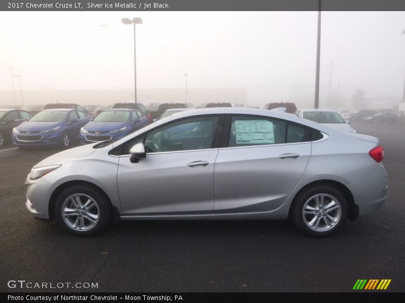Silver Ice Metallic / Jet Black 2017 Chevrolet Cruze LT