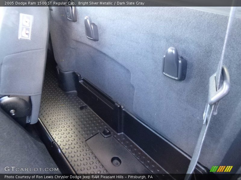 Bright Silver Metallic / Dark Slate Gray 2005 Dodge Ram 1500 ST Regular Cab