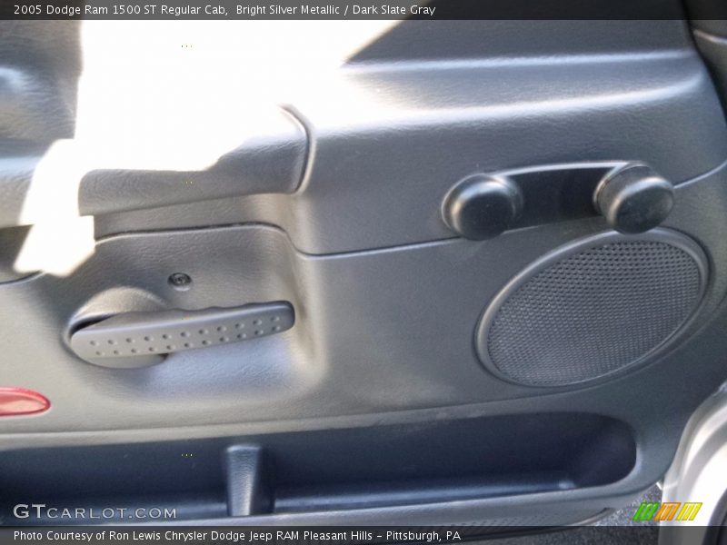 Bright Silver Metallic / Dark Slate Gray 2005 Dodge Ram 1500 ST Regular Cab