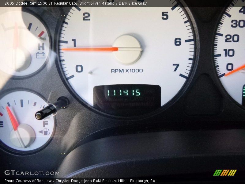 Bright Silver Metallic / Dark Slate Gray 2005 Dodge Ram 1500 ST Regular Cab