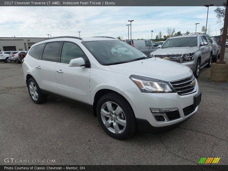 Iridescent Pearl Tricoat / Ebony 2017 Chevrolet Traverse LT AWD