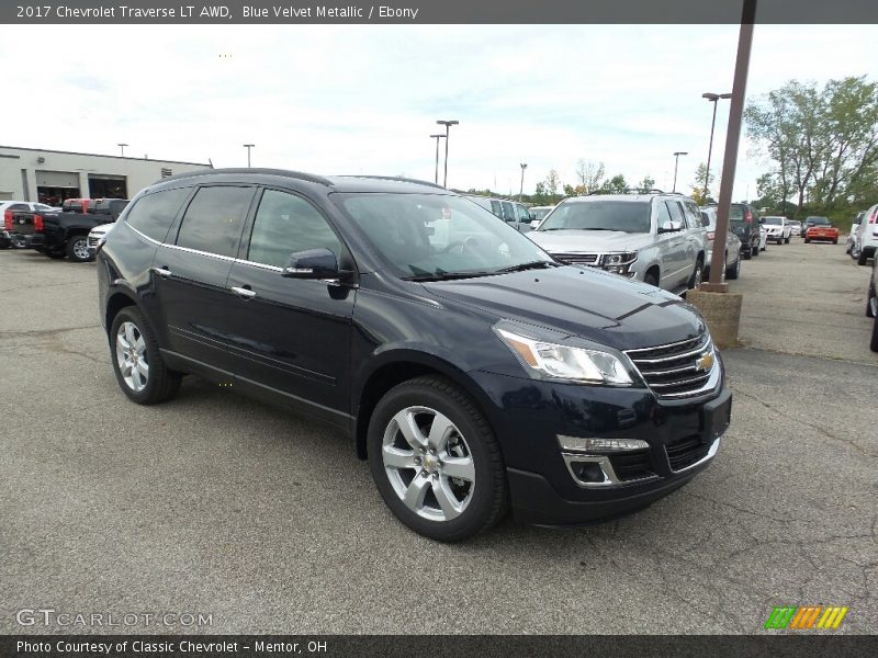 Blue Velvet Metallic / Ebony 2017 Chevrolet Traverse LT AWD