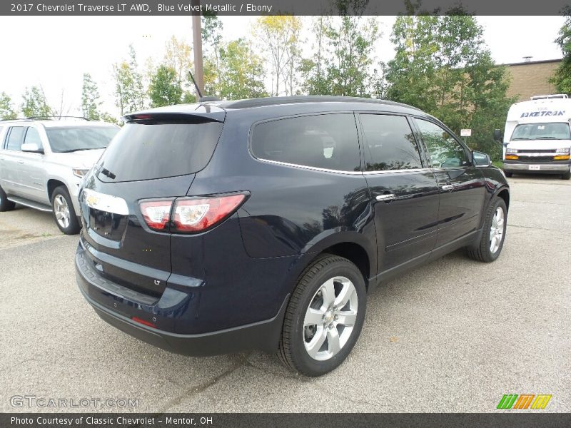 Blue Velvet Metallic / Ebony 2017 Chevrolet Traverse LT AWD