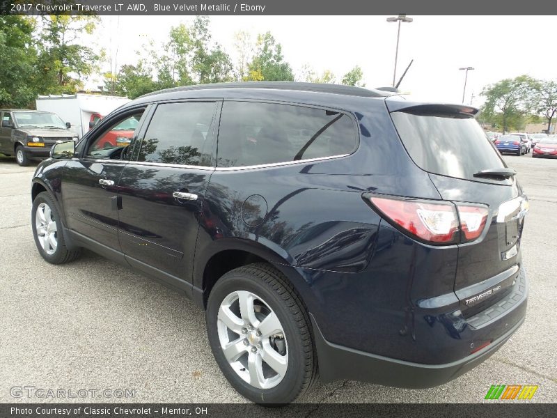 Blue Velvet Metallic / Ebony 2017 Chevrolet Traverse LT AWD
