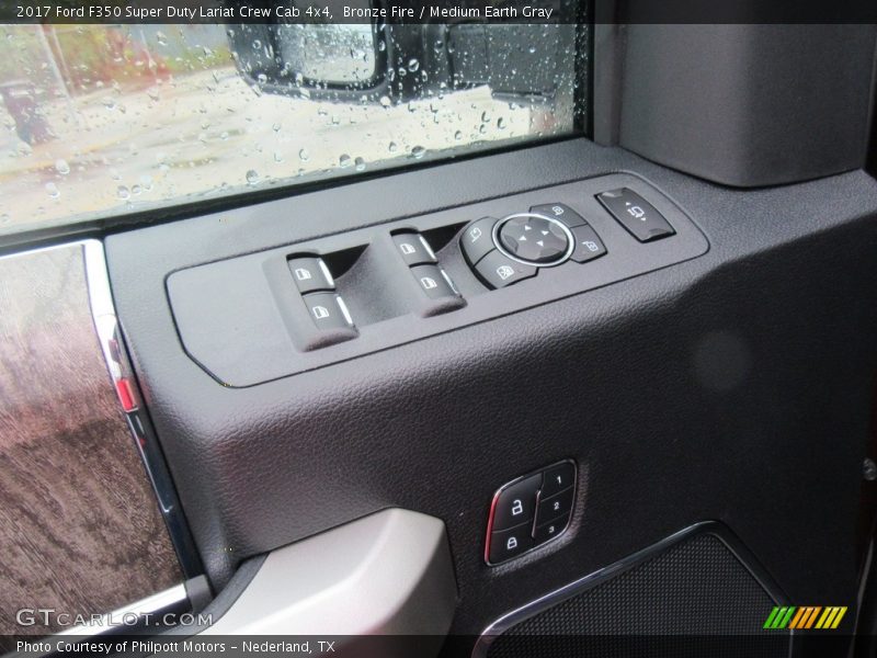 Controls of 2017 F350 Super Duty Lariat Crew Cab 4x4