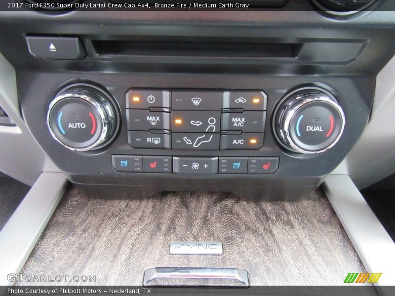 Controls of 2017 F350 Super Duty Lariat Crew Cab 4x4