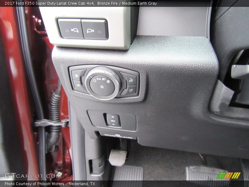 Controls of 2017 F350 Super Duty Lariat Crew Cab 4x4