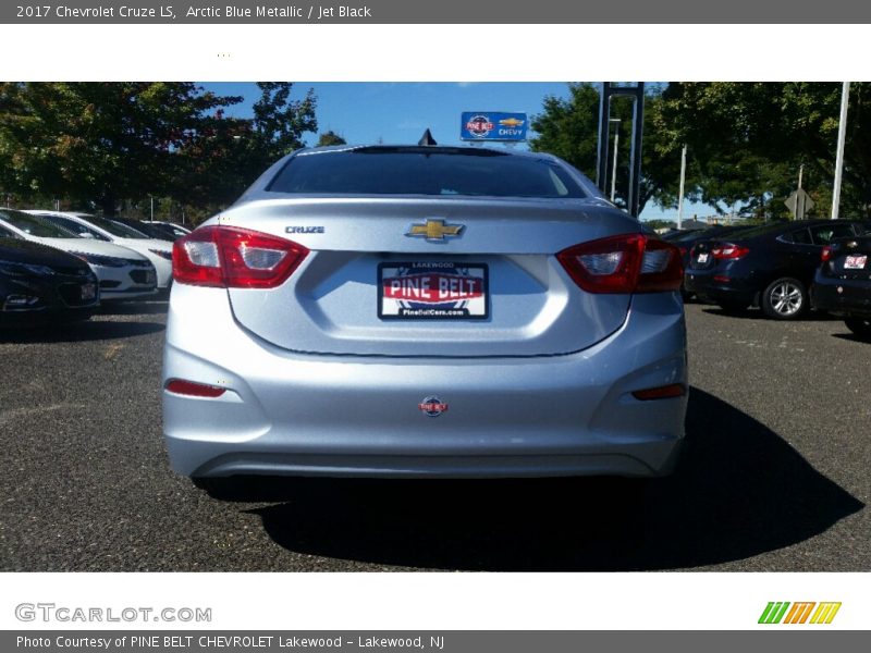 Arctic Blue Metallic / Jet Black 2017 Chevrolet Cruze LS