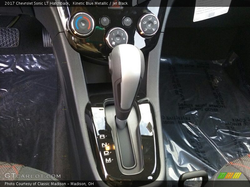 Kinetic Blue Metallic / Jet Black 2017 Chevrolet Sonic LT Hatchback
