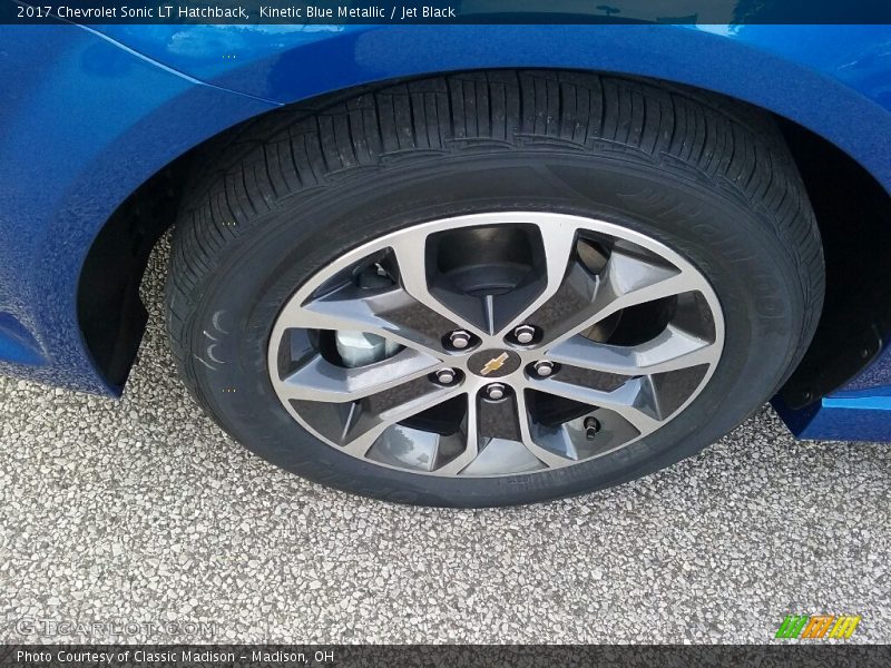 Kinetic Blue Metallic / Jet Black 2017 Chevrolet Sonic LT Hatchback