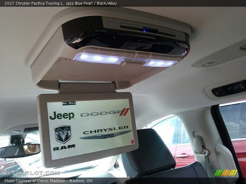 Jazz Blue Pearl / Black/Alloy 2017 Chrysler Pacifica Touring L