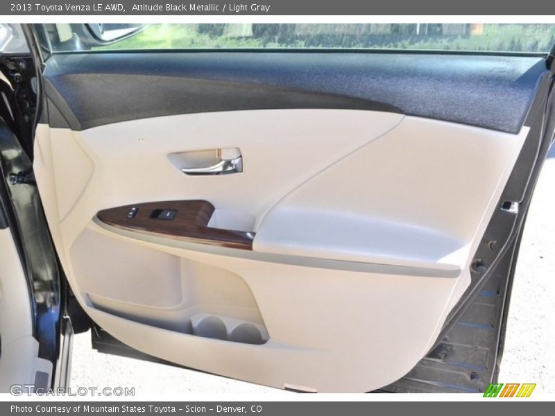 Attitude Black Metallic / Light Gray 2013 Toyota Venza LE AWD