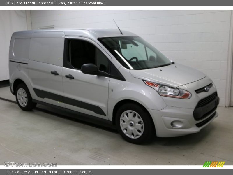 Front 3/4 View of 2017 Transit Connect XLT Van