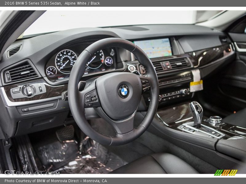 Alpine White / Black 2016 BMW 5 Series 535i Sedan