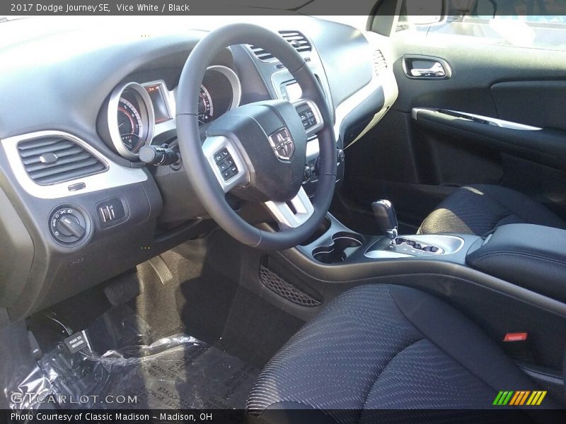 Vice White / Black 2017 Dodge Journey SE