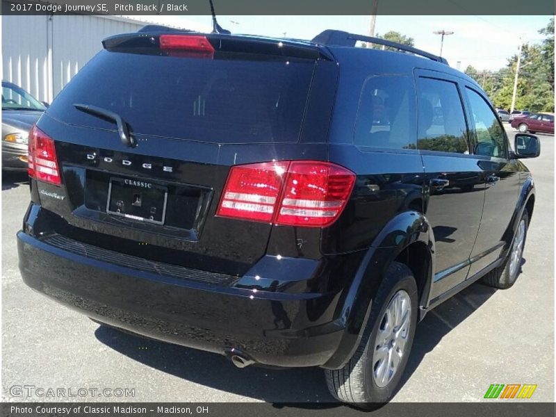 Pitch Black / Black 2017 Dodge Journey SE