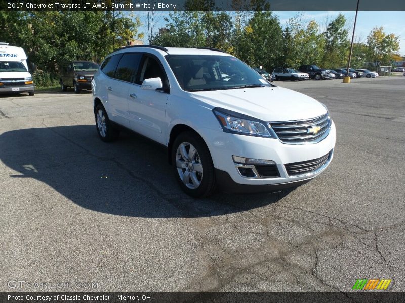Summit White / Ebony 2017 Chevrolet Traverse LT AWD