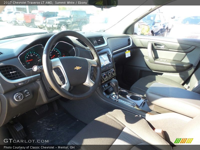 Summit White / Ebony 2017 Chevrolet Traverse LT AWD