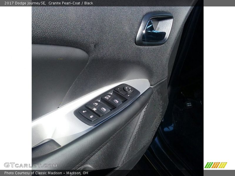 Granite Pearl-Coat / Black 2017 Dodge Journey SE