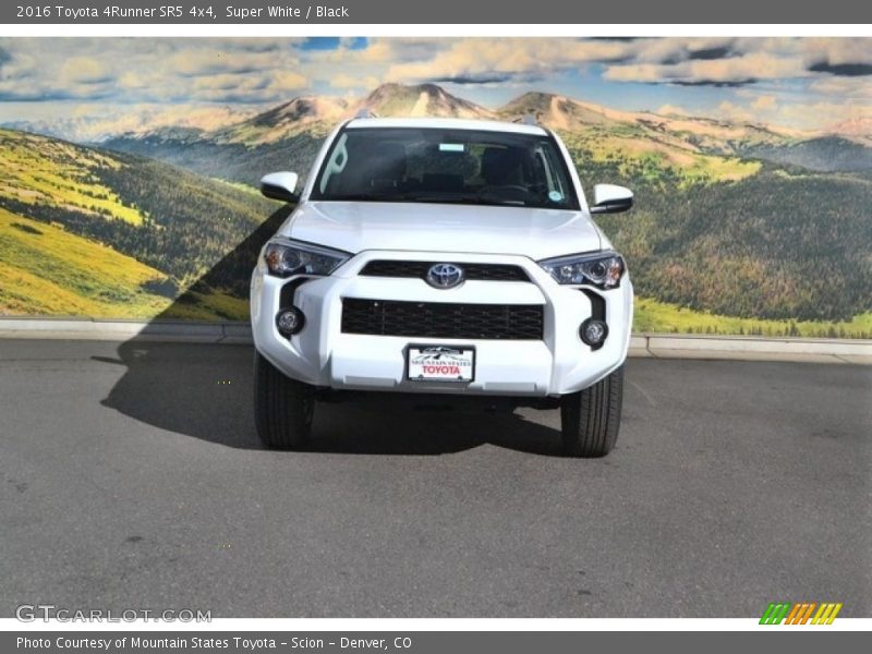 Super White / Black 2016 Toyota 4Runner SR5 4x4