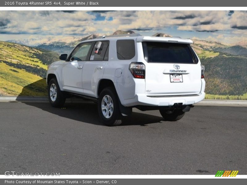 Super White / Black 2016 Toyota 4Runner SR5 4x4