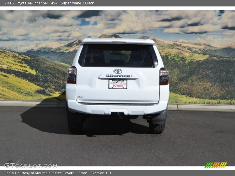Super White / Black 2016 Toyota 4Runner SR5 4x4