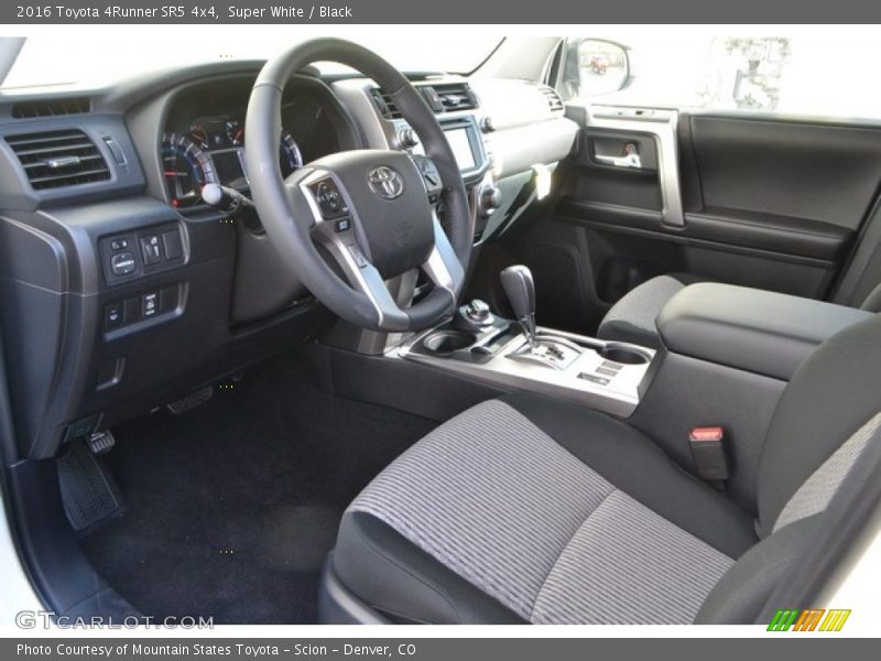 Super White / Black 2016 Toyota 4Runner SR5 4x4