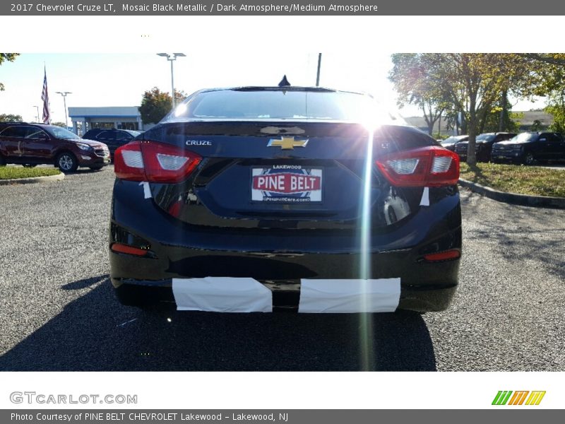 Mosaic Black Metallic / Dark Atmosphere/Medium Atmosphere 2017 Chevrolet Cruze LT