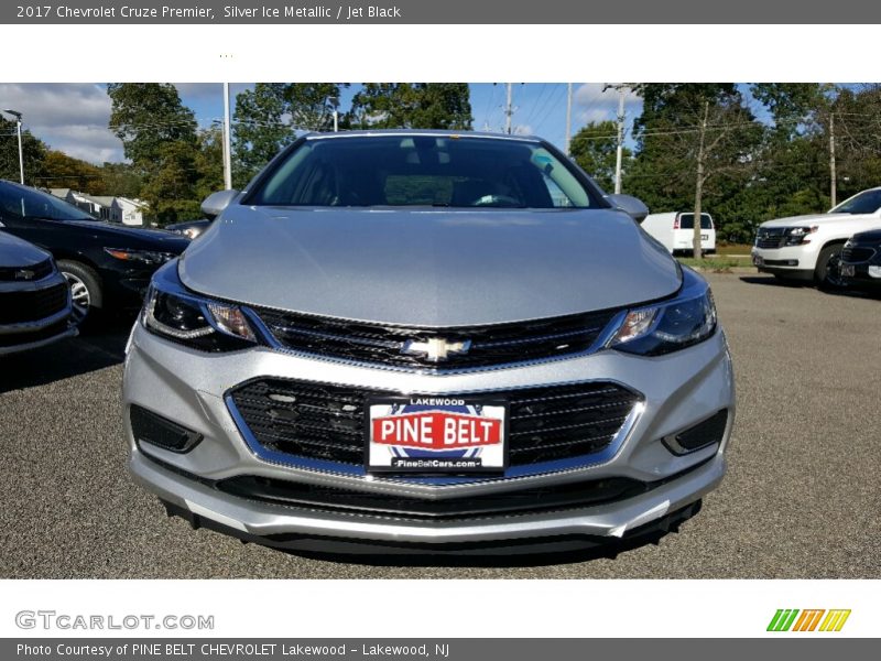 Silver Ice Metallic / Jet Black 2017 Chevrolet Cruze Premier