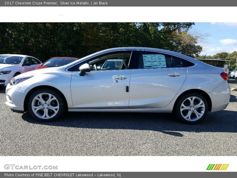 Silver Ice Metallic / Jet Black 2017 Chevrolet Cruze Premier