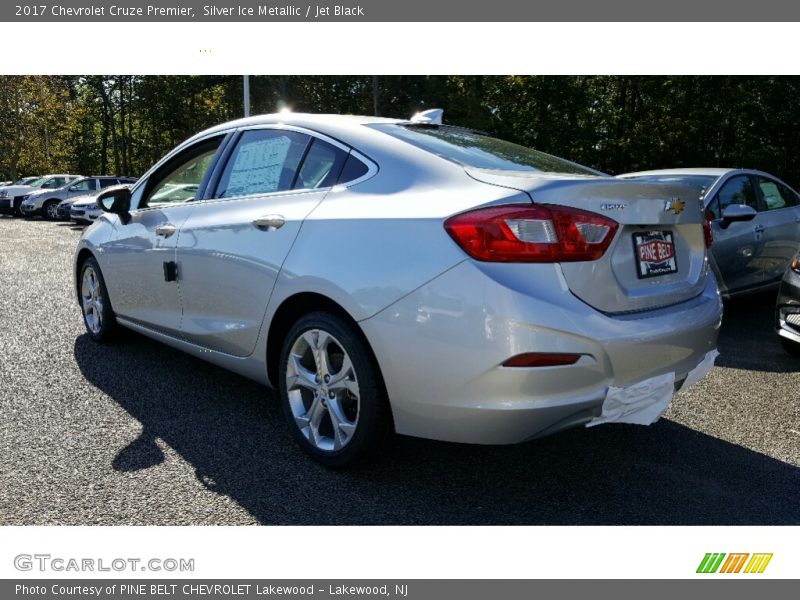 Silver Ice Metallic / Jet Black 2017 Chevrolet Cruze Premier