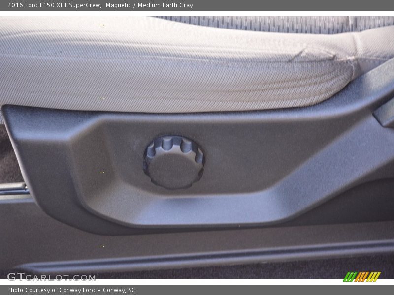 Magnetic / Medium Earth Gray 2016 Ford F150 XLT SuperCrew